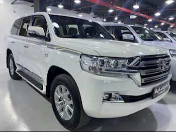 Toyota  Land Cruiser  VXR  2019  Automatic  152,000 Km  8 Cylinder  Four Wheel Drive (4WD)  SUV  White