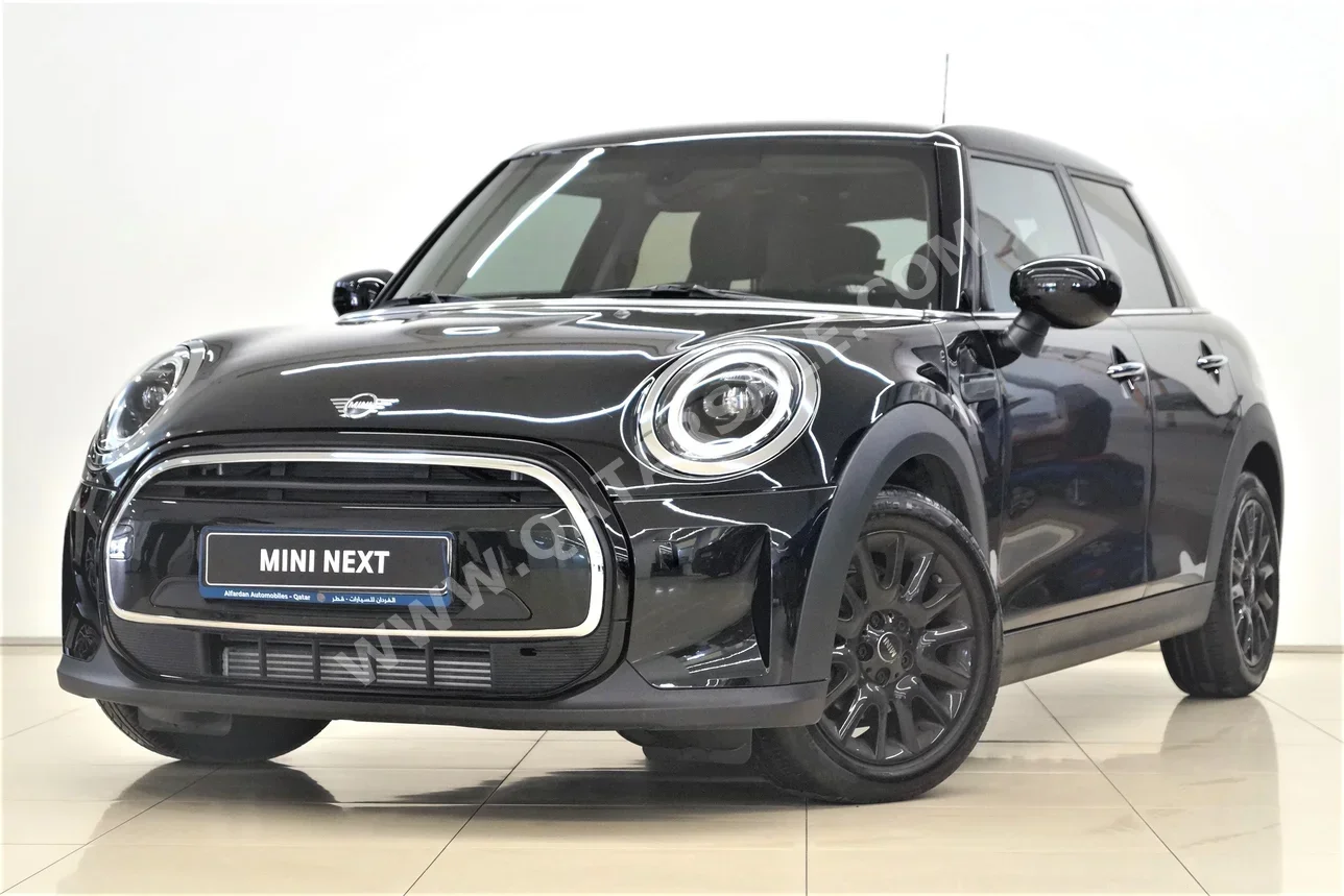 Mini  Cooper  S  2024  Automatic  11,100 Km  4 Cylinder  Front Wheel Drive (FWD)  Hatchback  Black  With Warranty