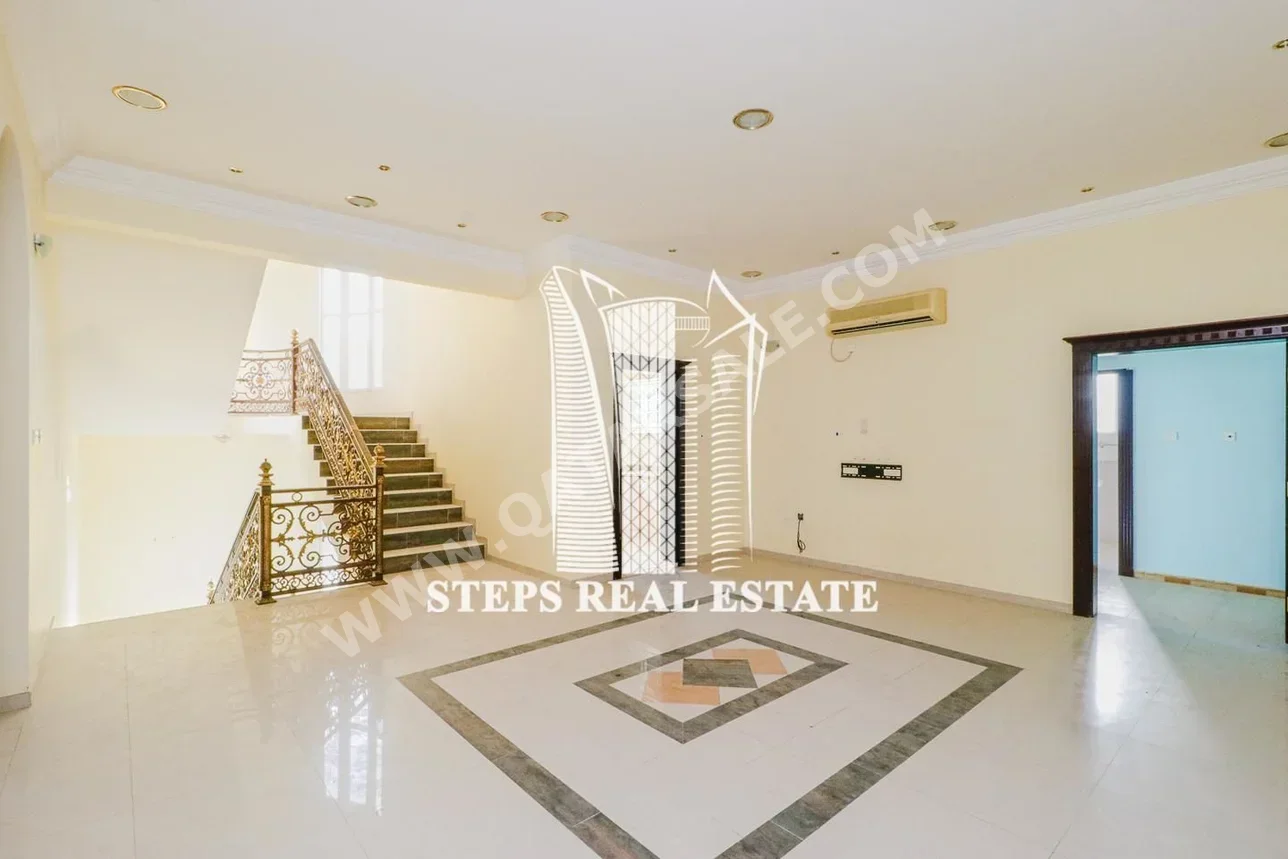 Family Residential  Not Furnished  Doha  Legtaifiya  6 Bedrooms