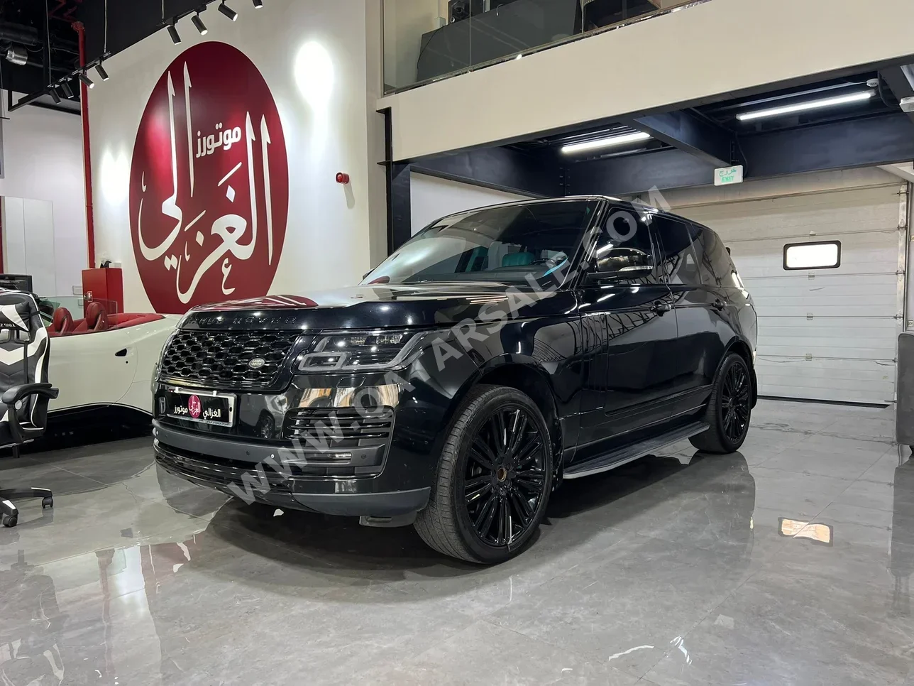 Land Rover  Range Rover  Vogue  2014  Automatic  196,000 Km  8 Cylinder  Four Wheel Drive (4WD)  SUV  Black