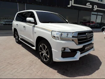Toyota  Land Cruiser  VXR- Grand Touring S  2021  Automatic  216,000 Km  8 Cylinder  Four Wheel Drive (4WD)  SUV  White