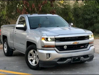 Chevrolet  Silverado  2016  Automatic  196,000 Km  8 Cylinder  Four Wheel Drive (4WD)  Pick Up  Silver
