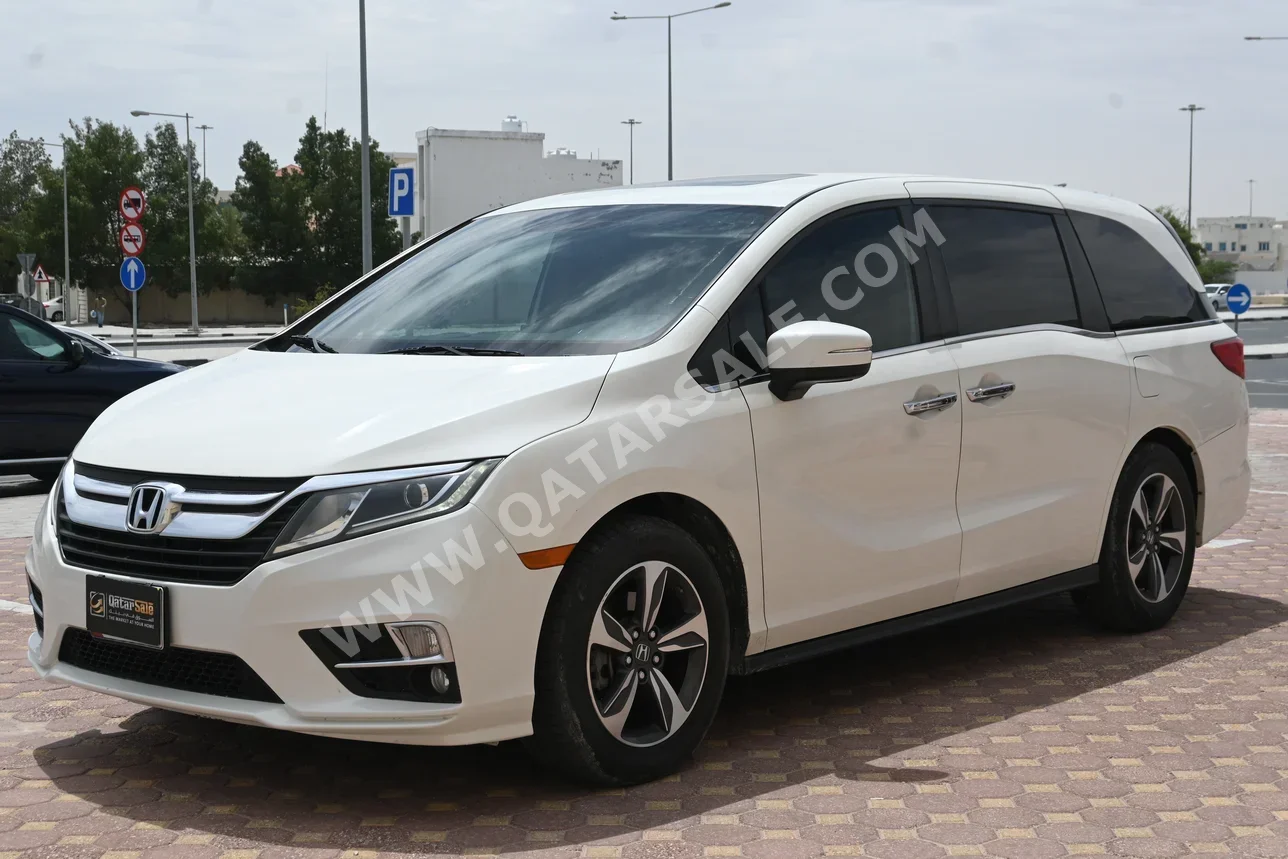 Honda  Odyssey  2019  Automatic  176,000 Km  6 Cylinder  Front Wheel Drive (FWD)  Van / Bus  White