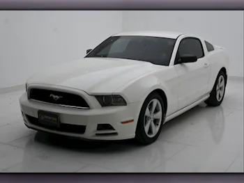 Ford  Mustang  2013  Automatic  180,000 Km  6 Cylinder  Rear Wheel Drive (RWD)  Coupe / Sport  White