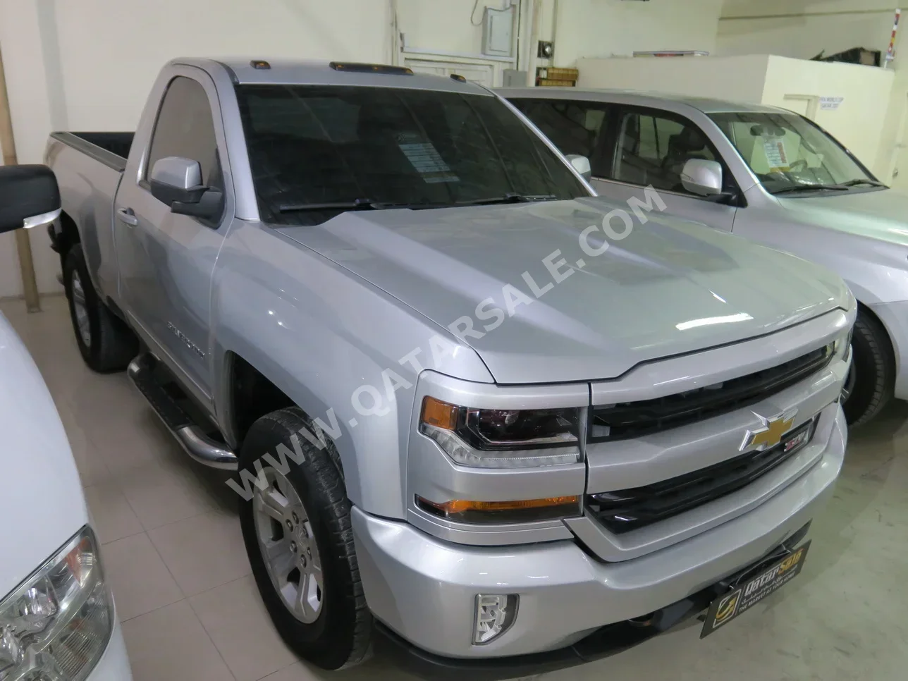 Chevrolet  Silverado  2017  Automatic  165,000 Km  8 Cylinder  Four Wheel Drive (4WD)  Pick Up  Silver