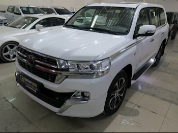 Toyota  Land Cruiser  VXR  2021  Automatic  25,000 Km  8 Cylinder  Four Wheel Drive (4WD)  SUV  White  With Warranty