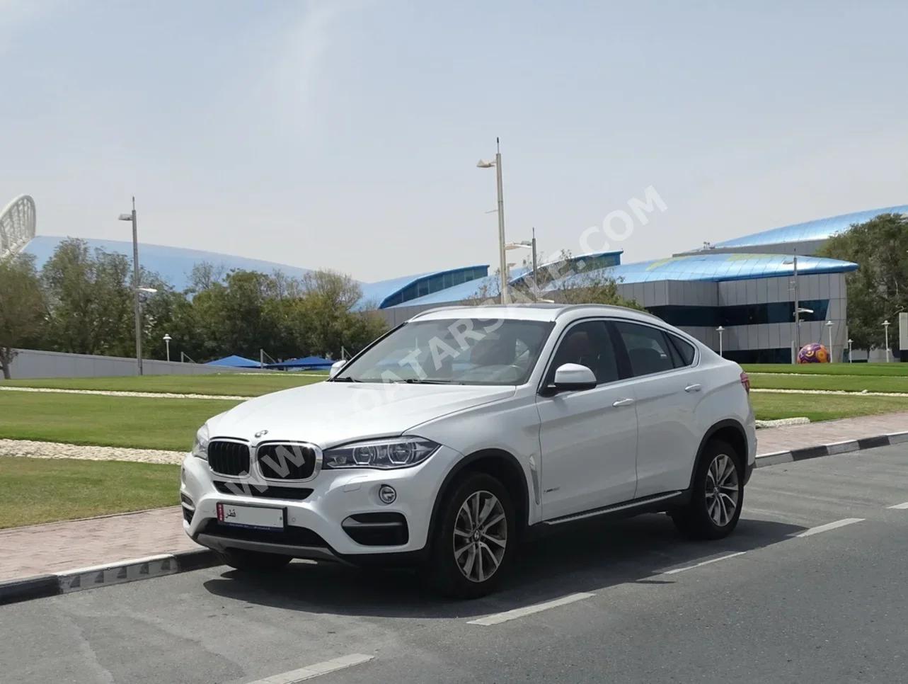 BMW  X-Series  X6  2019  Automatic  135,000 Km  6 Cylinder  Four Wheel Drive (4WD)  SUV  White