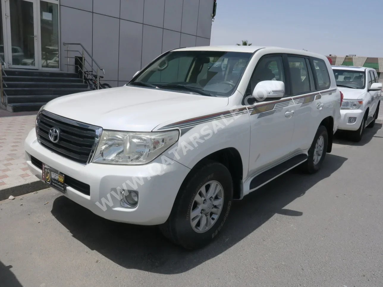 Toyota  Land Cruiser  G  2013  Automatic  301,000 Km  6 Cylinder  Four Wheel Drive (4WD)  SUV  White