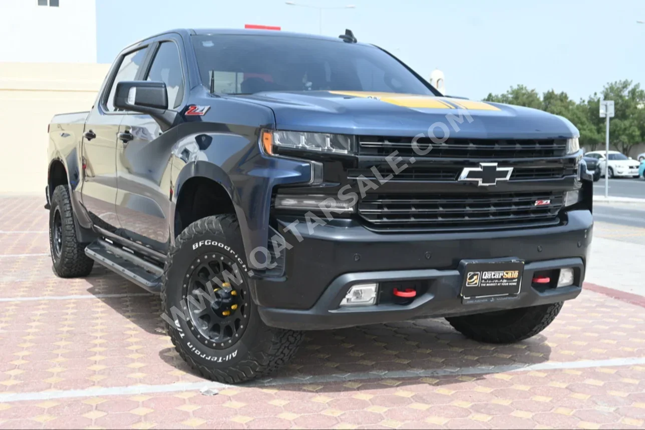 Chevrolet  Silverado  Trail Boss  2019  Automatic  63,000 Km  8 Cylinder  Four Wheel Drive (4WD)  Pick Up  Dark Blue  With Warranty