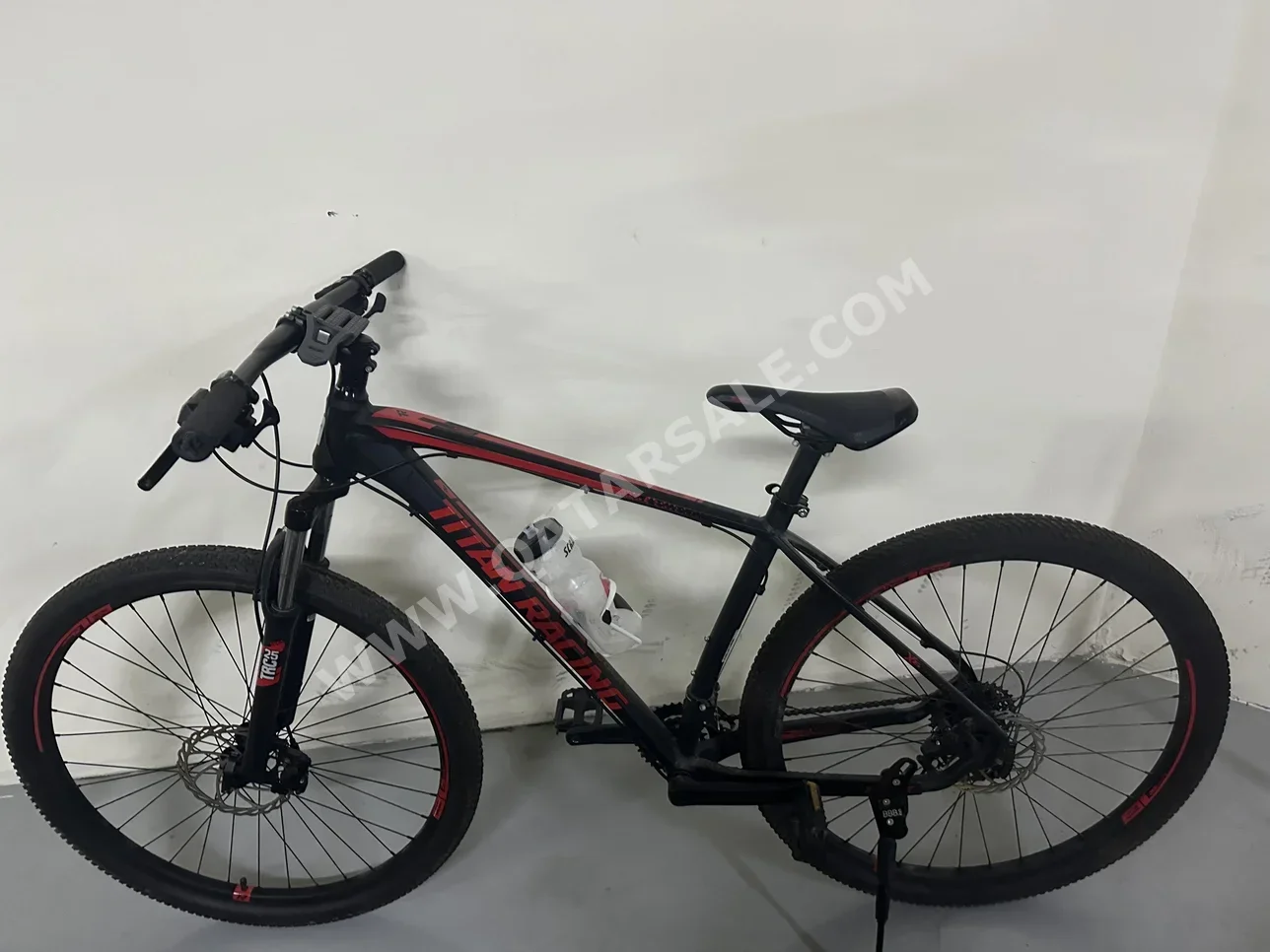 Mountain Bicycle  Titan Racing  Medium (17-18 inch)  Black