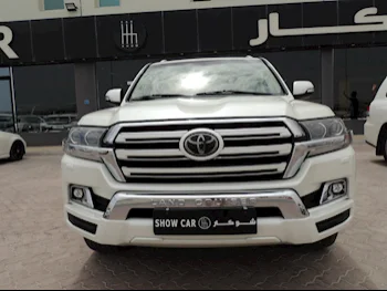 Toyota  Land Cruiser  GXR White Edition  2017  Automatic  133,000 Km  8 Cylinder  Four Wheel Drive (4WD)  SUV  White