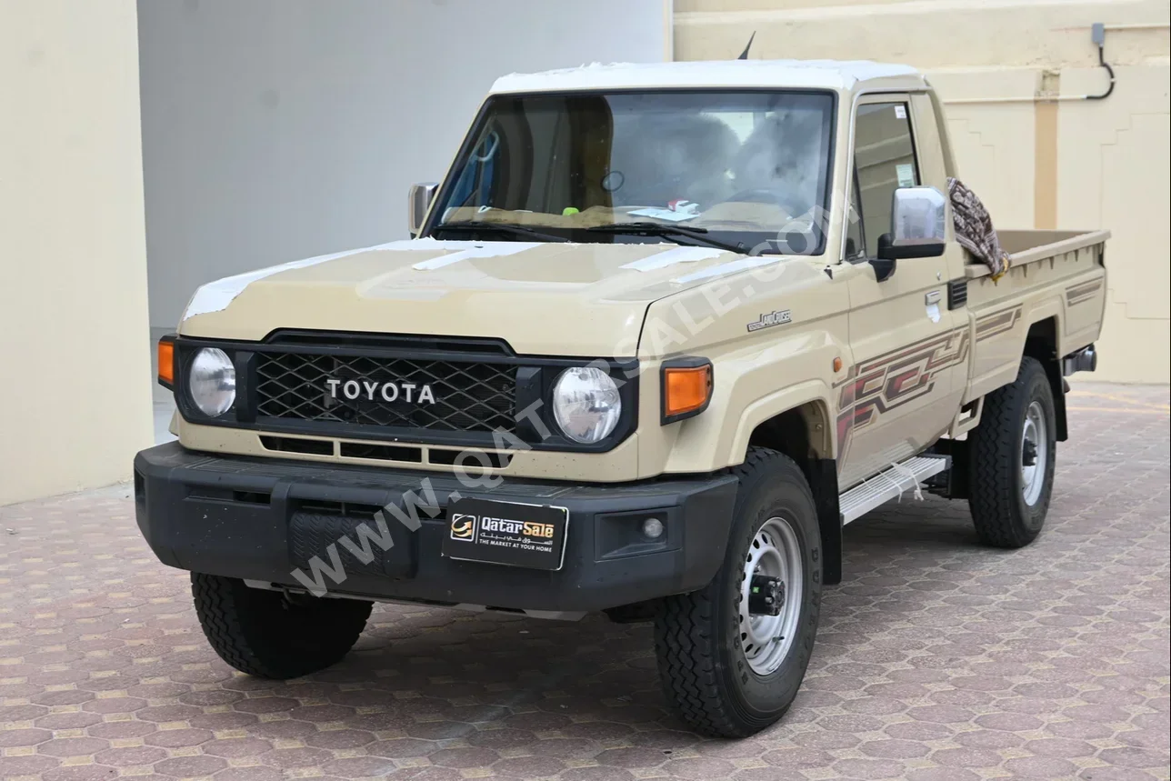 Toyota  Land Cruiser  LX  2024  Manual  22,000 Km  6 Cylinder  Four Wheel Drive (4WD)  Pick Up  Beige  With Warranty