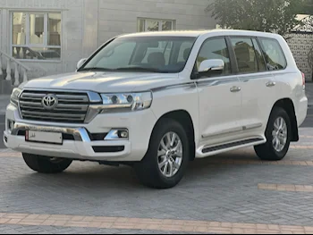  Toyota  Land Cruiser  GXR  2020  Automatic  166,000 Km  8 Cylinder  Four Wheel Drive (4WD)  SUV  White  With Warranty