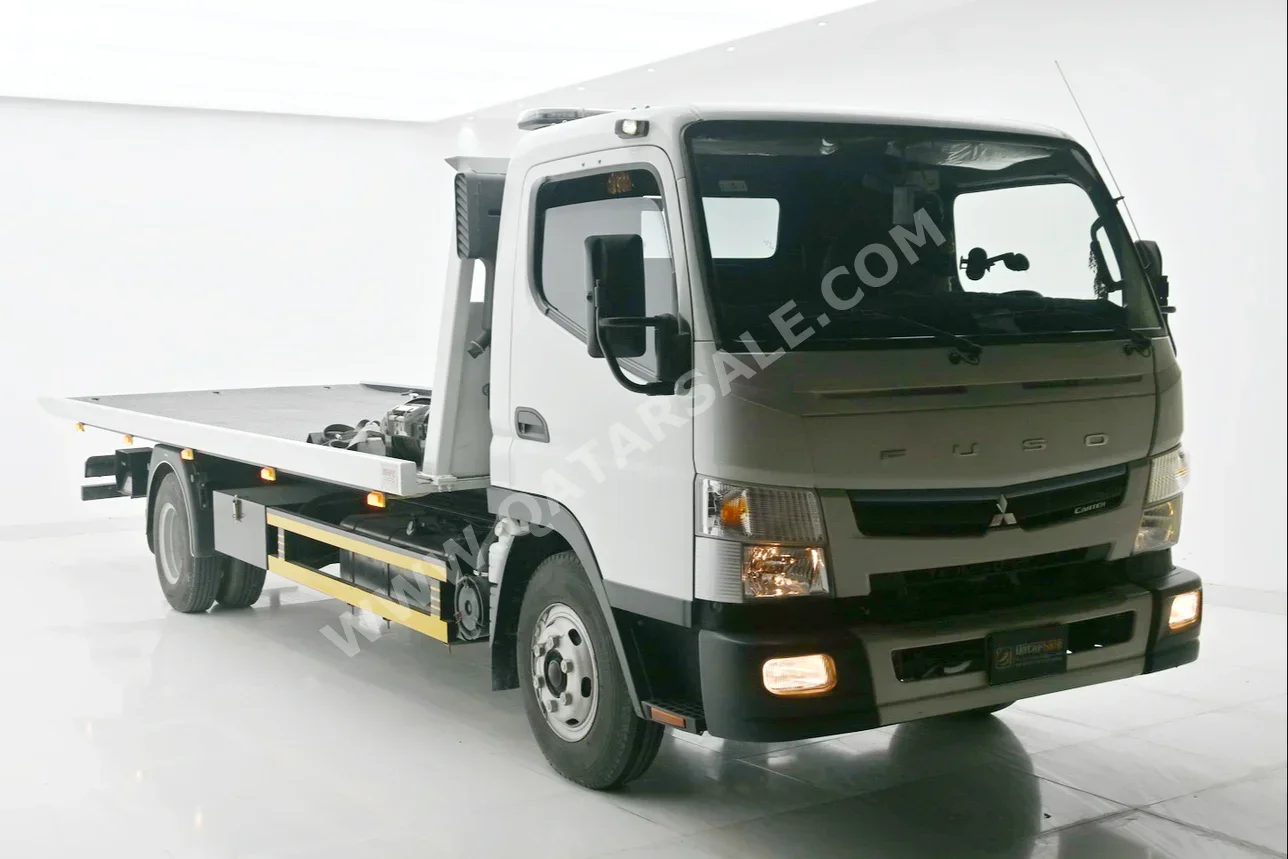 Towing Vehicle Mitsubishi  Canter  2021