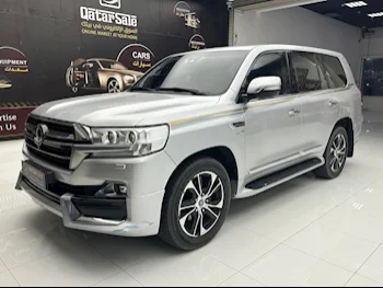 Toyota  Land Cruiser  VXR- Grand Touring S  2021  Automatic  110,000 Km  8 Cylinder  Four Wheel Drive (4WD)  SUV  Silver