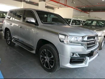 Toyota  Land Cruiser  VXR- Grand Touring S  2020  Automatic  28,000 Km  8 Cylinder  Four Wheel Drive (4WD)  SUV  Silver