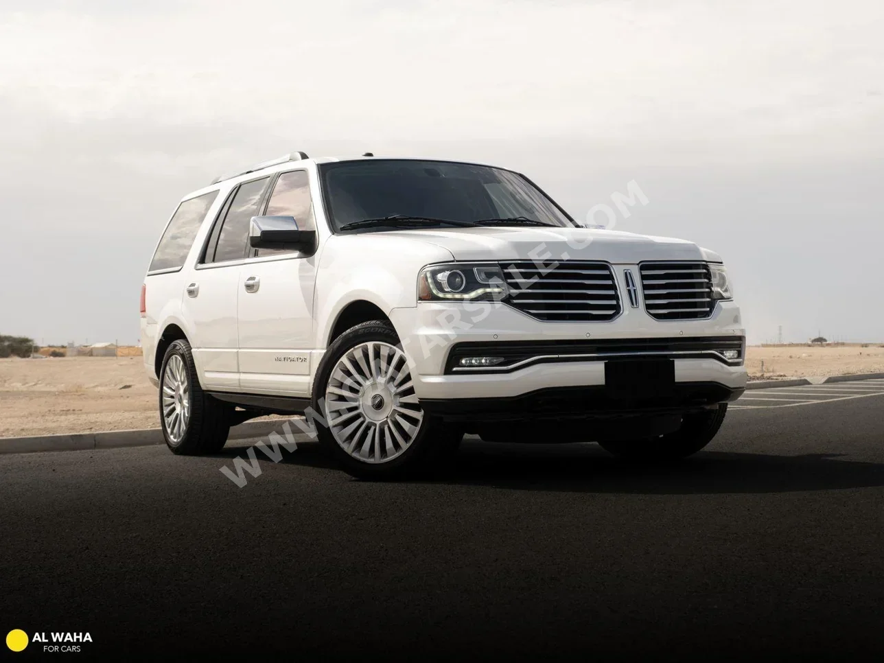 Lincoln  Navigator  2016  Automatic  57,000 Km  6 Cylinder  Four Wheel Drive (4WD)  SUV  White  With Warranty