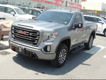 GMC  Sierra  AT4  2020  Automatic  212,000 Km  8 Cylinder  Four Wheel Drive (4WD)  Pick Up  Gray