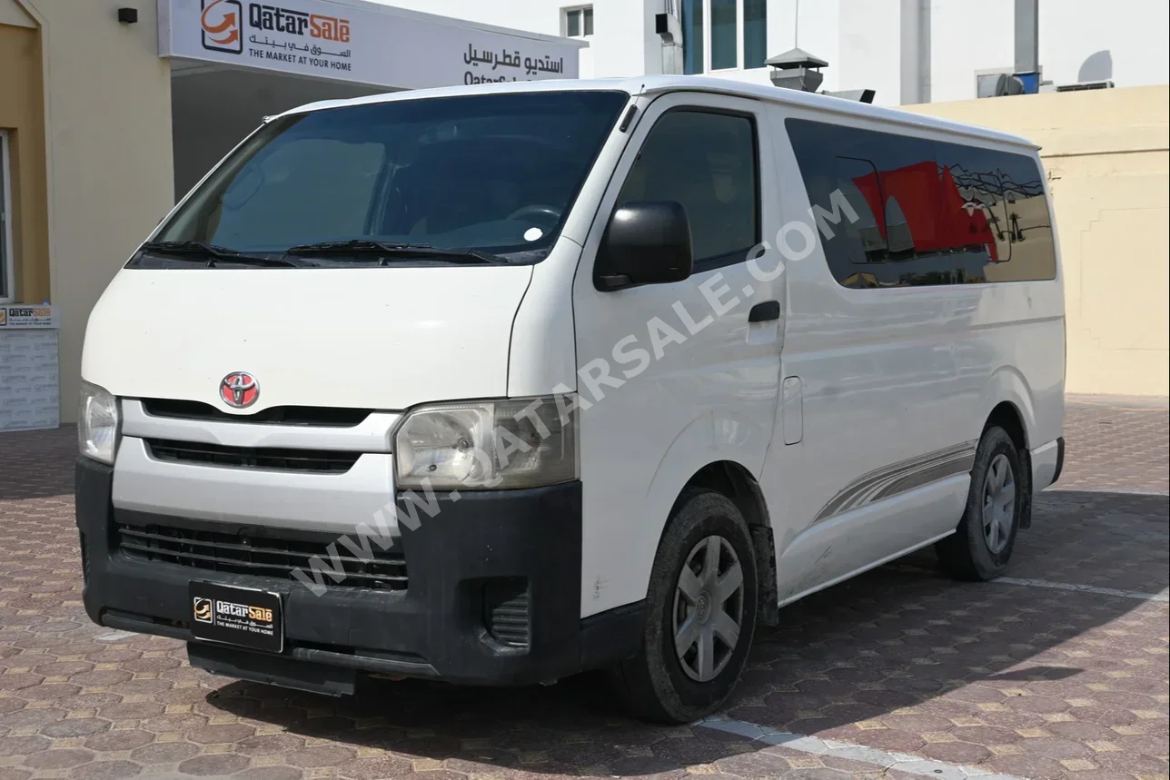 Toyota  Hiace  2015  Manual  458,000 Km  4 Cylinder  Front Wheel Drive (FWD)  Van / Bus  White