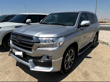 Toyota  Land Cruiser  VXR- Grand Touring S  2019  Automatic  162,000 Km  8 Cylinder  Four Wheel Drive (4WD)  SUV  Silver