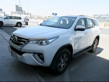 Toyota  Fortuner  2020  Automatic  42,000 Km  4 Cylinder  Four Wheel Drive (4WD)  SUV  White