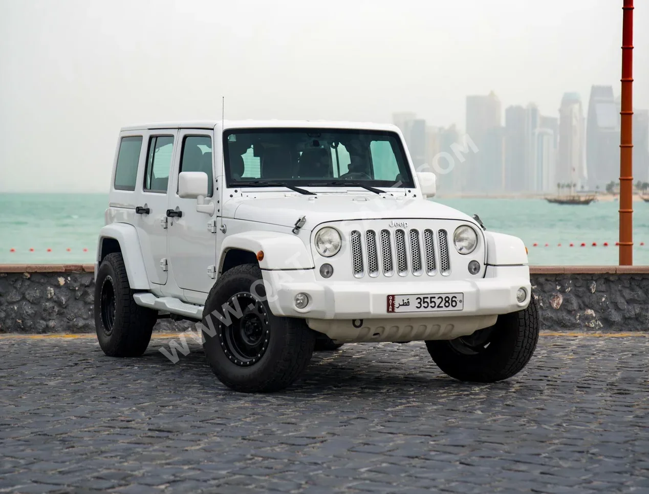 Jeep  Wrangler  Rubicon  2015  Automatic  100,000 Km  6 Cylinder  Four Wheel Drive (4WD)  SUV  White