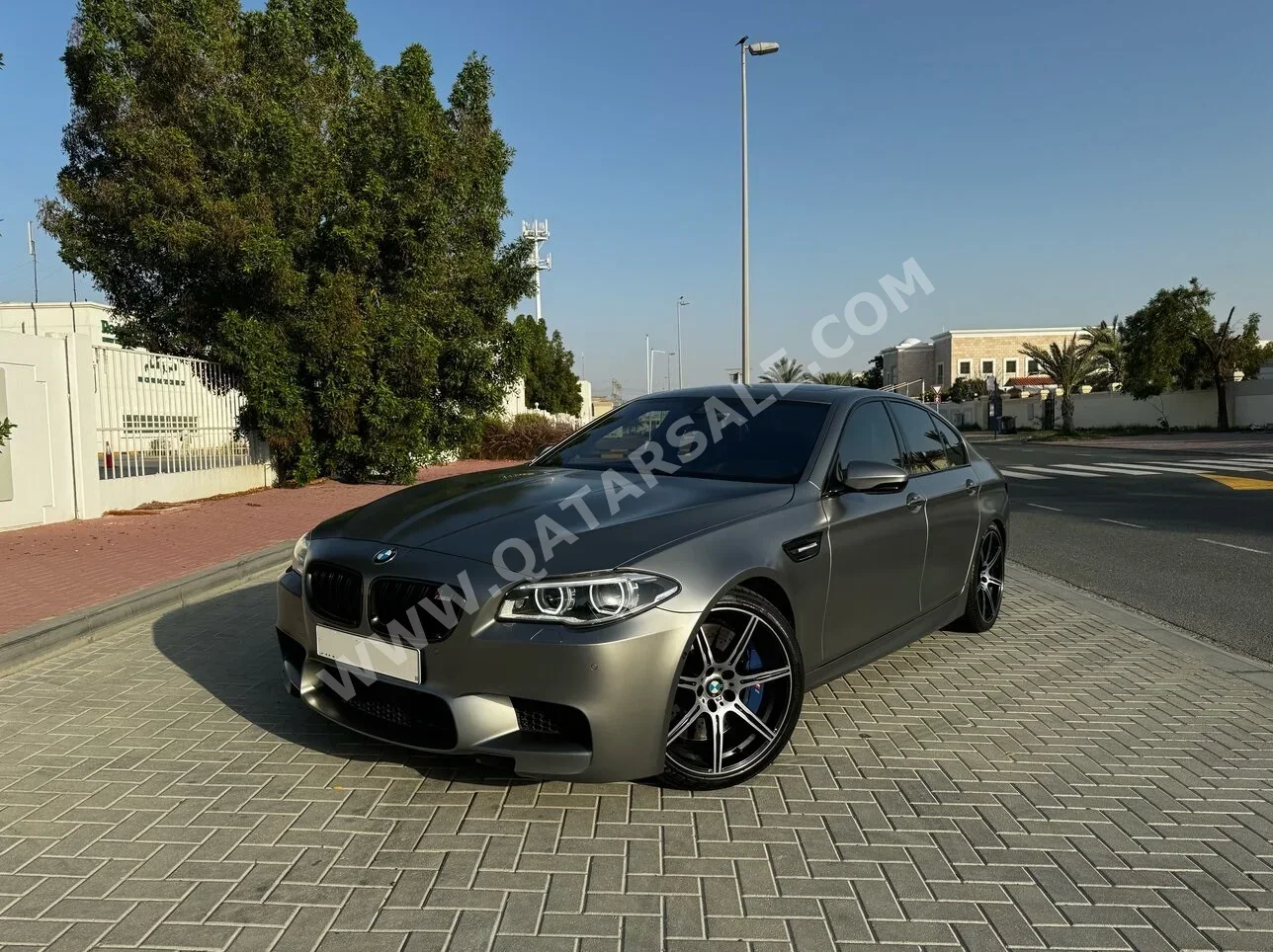 BMW  M-Series  5 Jahre Edition  2015  Automatic  39,500 Km  8 Cylinder  Rear Wheel Drive (RWD)  Sedan  Gray Matte