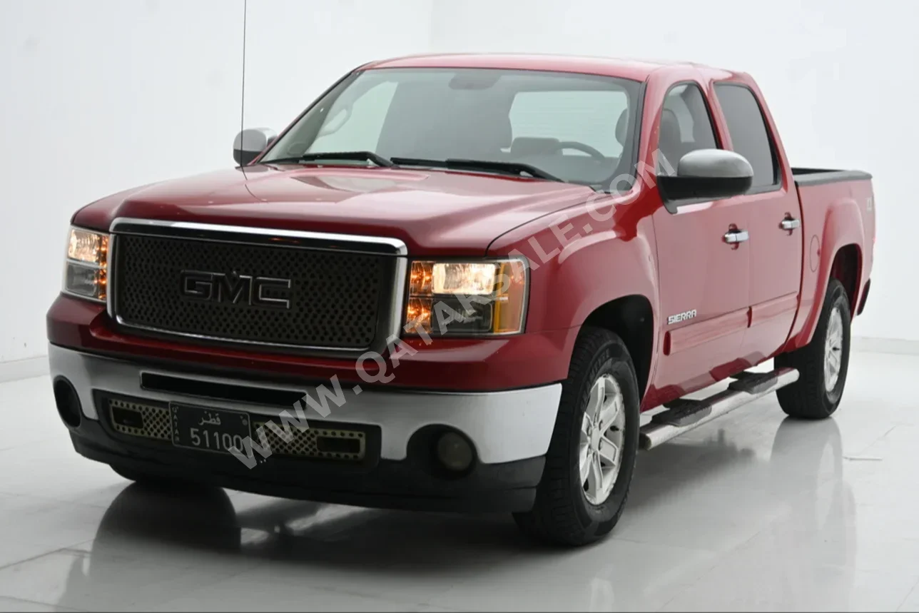 GMC  Sierra  2011  Automatic  249,000 Km  8 Cylinder  Four Wheel Drive (4WD)  Pick Up  Red  With Warranty
