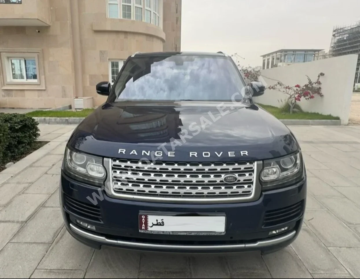 Land Rover  Range Rover  Vogue  2016  Automatic  177,500 Km  8 Cylinder  All Wheel Drive (AWD)  SUV  Dark Blue