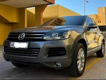 Volkswagen  Touareg  2014  Automatic  96,000 Km  6 Cylinder  All Wheel Drive (AWD)  SUV  Gray