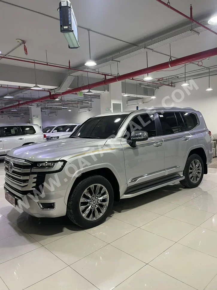 Toyota  Land Cruiser  VXR Twin Turbo  2023  Automatic  48,000 Km  6 Cylinder  Four Wheel Drive (4WD)  SUV  Silver  With Warranty
