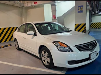 Nissan  Altima  2.5 S  2008  Automatic  192,000 Km  4 Cylinder  Front Wheel Drive (FWD)  Sedan  White