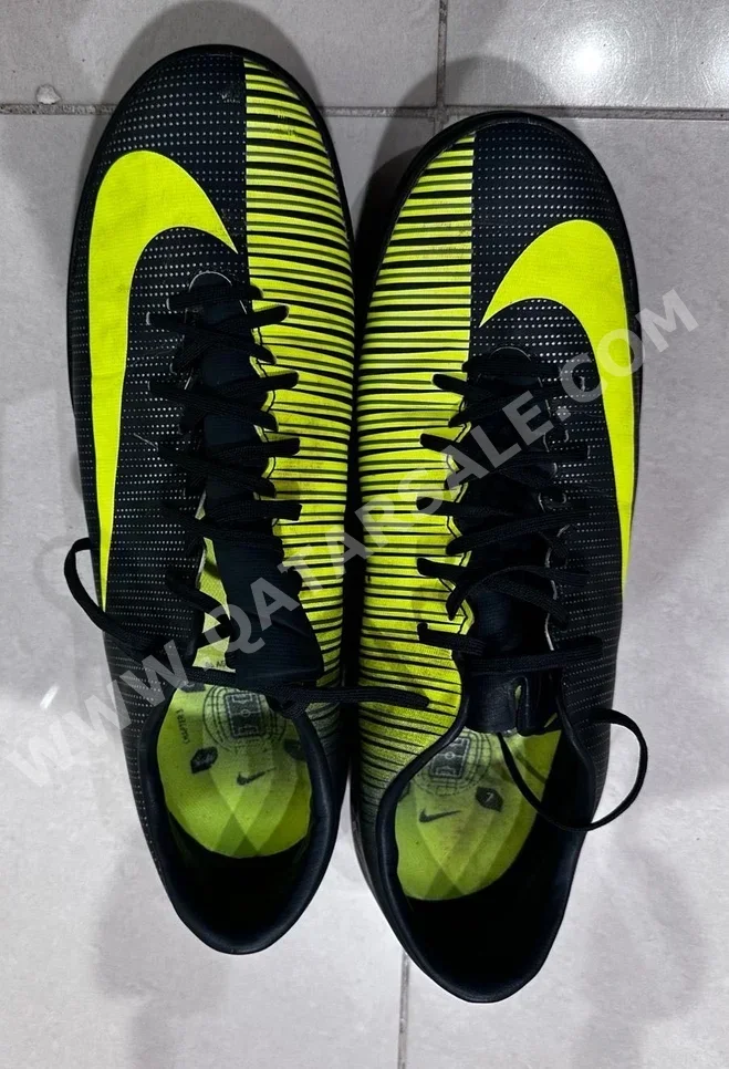 Sports Shoes Nike /  Football  Men  45
