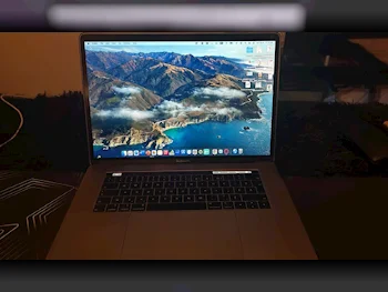Laptops Apple  - MacBook Pro 16 Inch  2018  - Space Gray  - MacOS  - Intel  - Core i7  -Memory (Ram): 16 GB