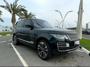 Land Rover  Range Rover  Vogue  2015  Automatic  111,000 Km  8 Cylinder  Four Wheel Drive (4WD)  SUV  Green