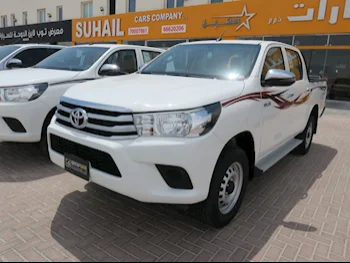 Toyota  Hilux  2022  Automatic  18,000 Km  4 Cylinder  Four Wheel Drive (4WD)  Pick Up  White