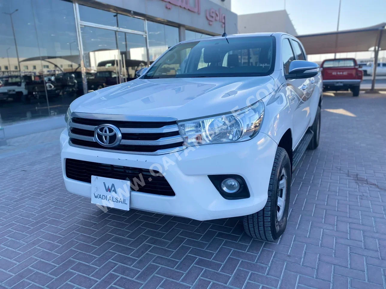 Toyota  Hilux  SR5  2017  Manual  138,000 Km  4 Cylinder  Four Wheel Drive (4WD)  Pick Up  White