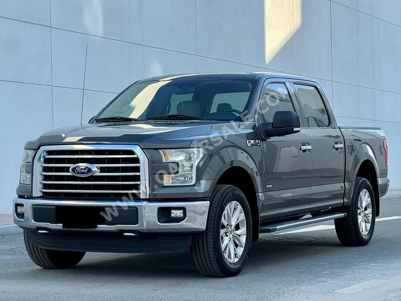 Ford  F  150  2016  Automatic  121,000 Km  8 Cylinder  Four Wheel Drive (4WD)  Pick Up  Gray