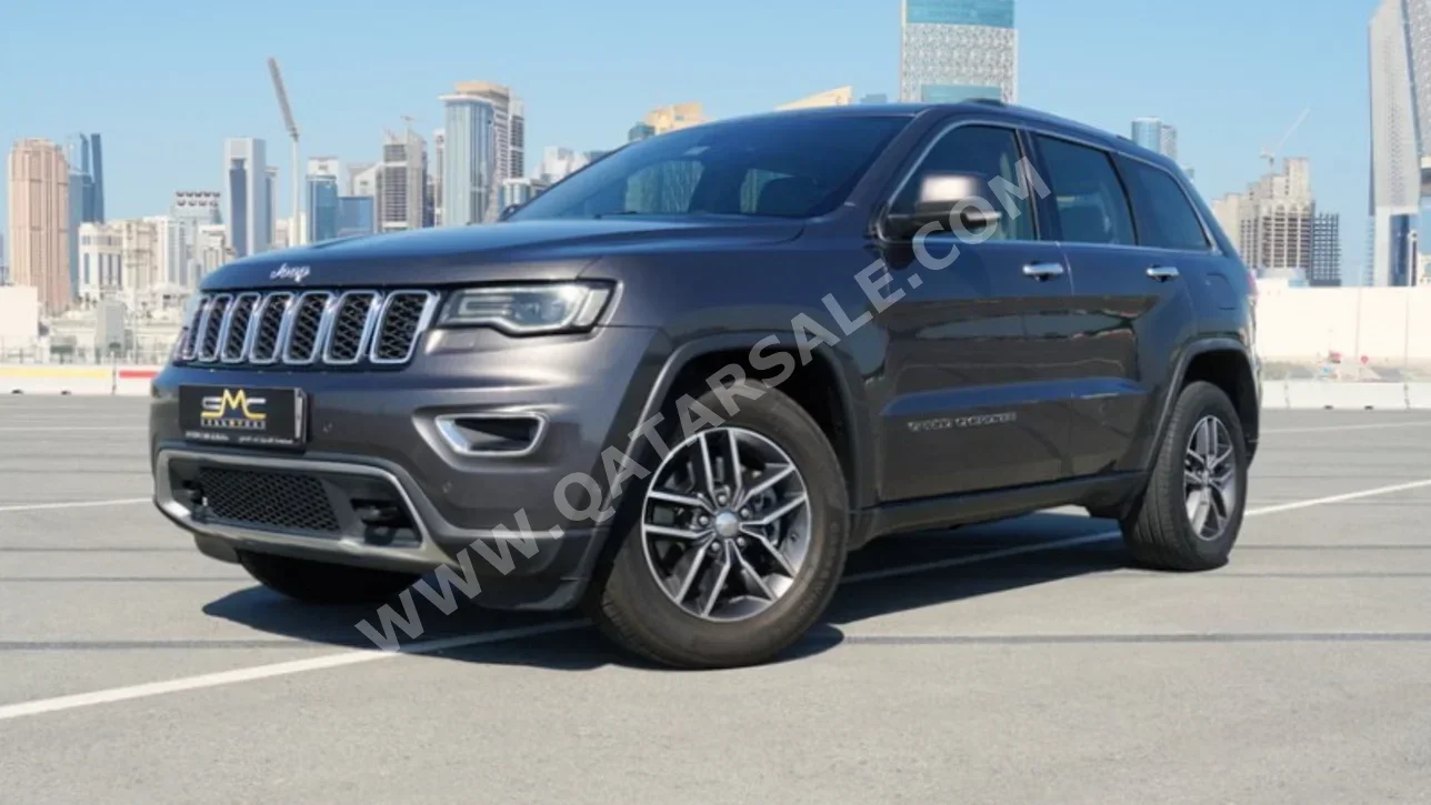 Jeep  Grand Cherokee  Limited  2017  Automatic  61,000 Km  8 Cylinder  Four Wheel Drive (4WD)  SUV  Gray