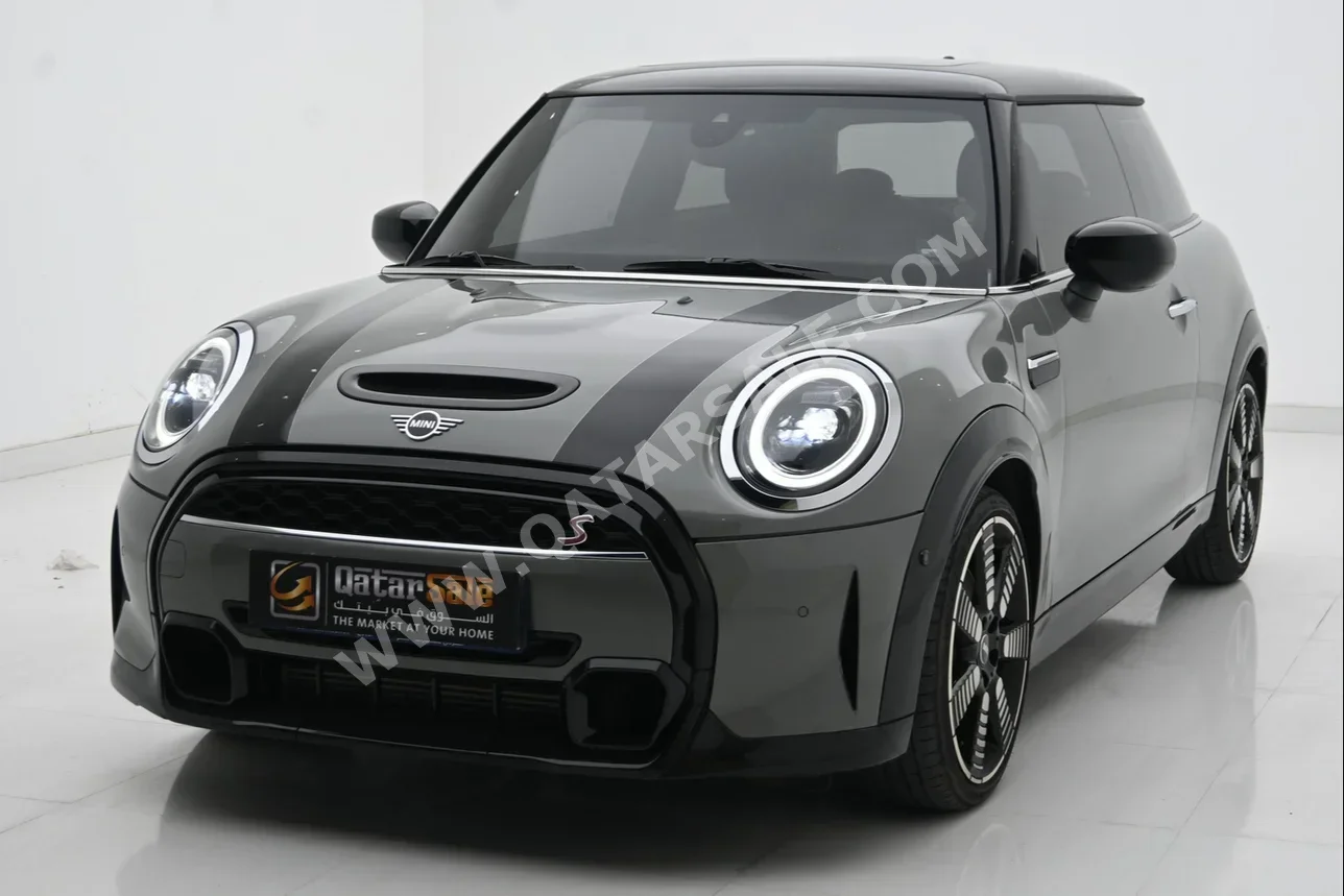 Mini  Cooper  S  2023  Automatic  12,500 Km  4 Cylinder  Front Wheel Drive (FWD)  Hatchback  Gray  With Warranty