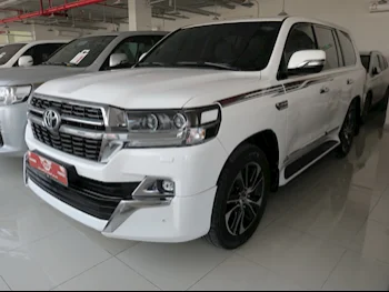 Toyota  Land Cruiser  GXR- Grand Touring  2021  Automatic  188,000 Km  8 Cylinder  Four Wheel Drive (4WD)  SUV  White