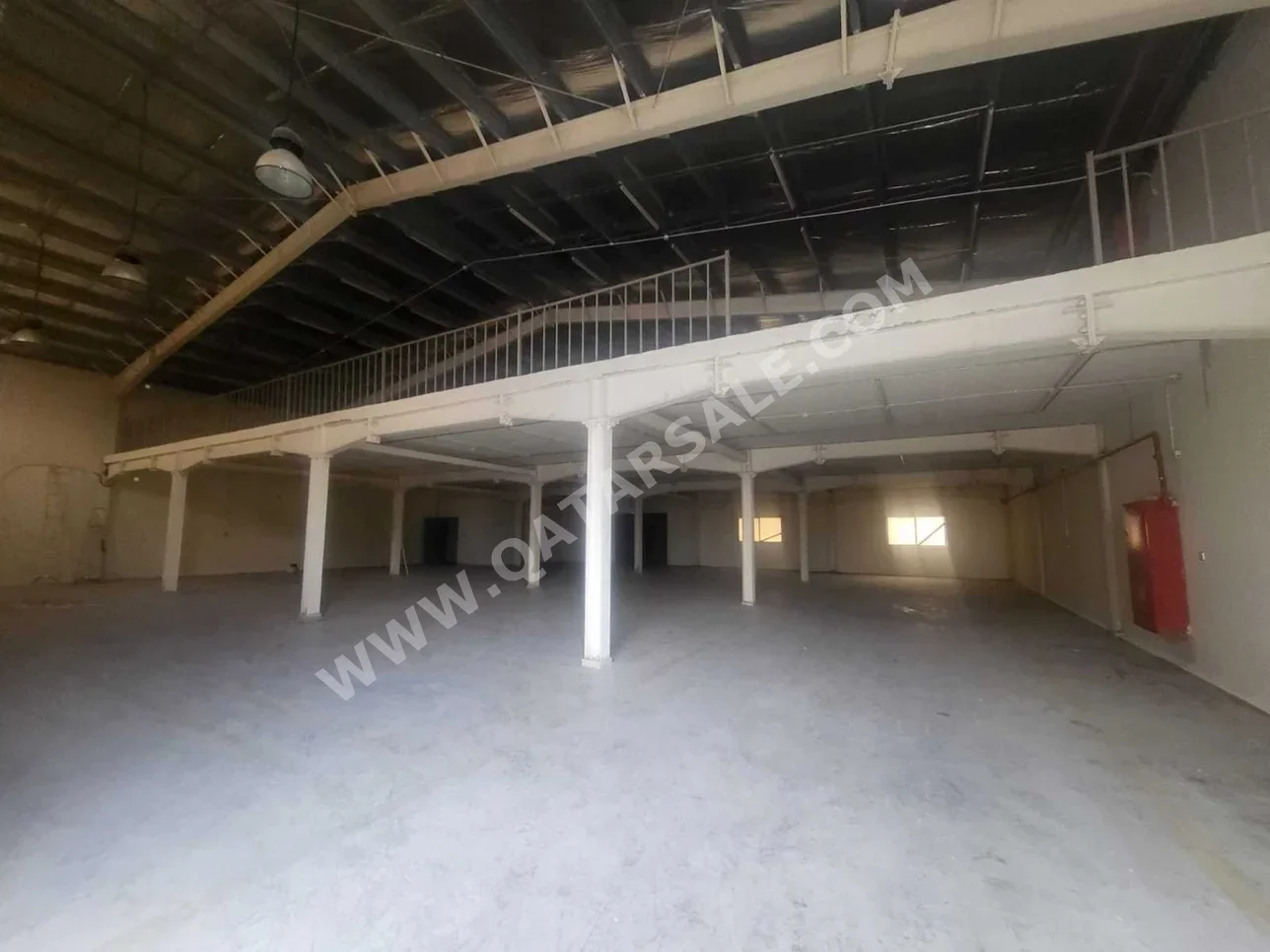 Warehouses & Stores Doha  Industrial Area Area Size: 1100 Square Meter
