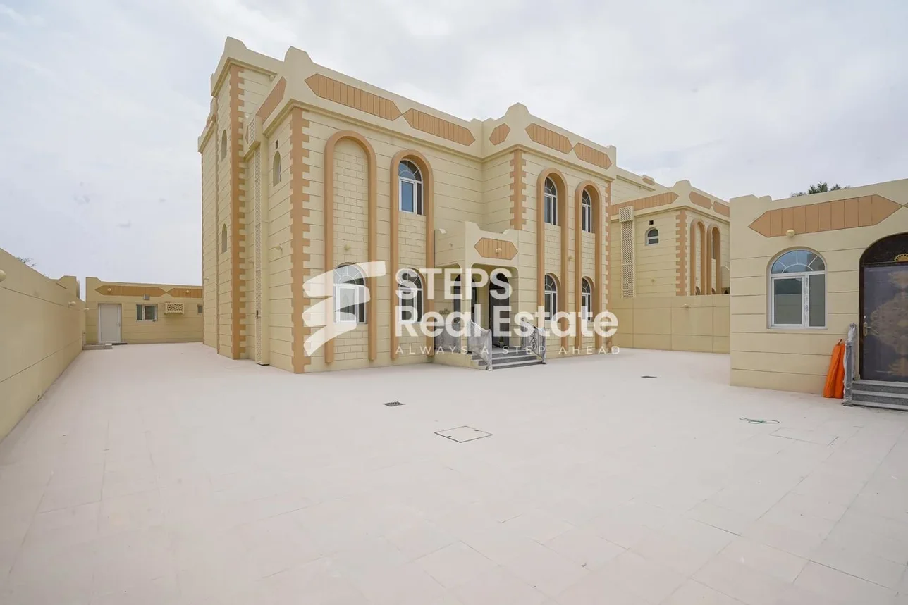 Family Residential  Not Furnished  Umm Salal  Al Kharaitiyat  7 Bedrooms