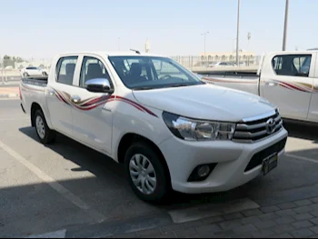 Toyota  Hilux  2021  Automatic  12,000 Km  4 Cylinder  Front Wheel Drive (FWD)  Pick Up  White  With Warranty
