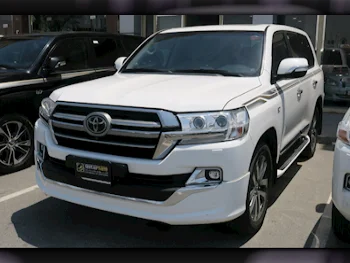  Toyota  Land Cruiser  VXR  2019  Automatic  170,000 Km  8 Cylinder  Four Wheel Drive (4WD)  SUV  White  With Warranty
