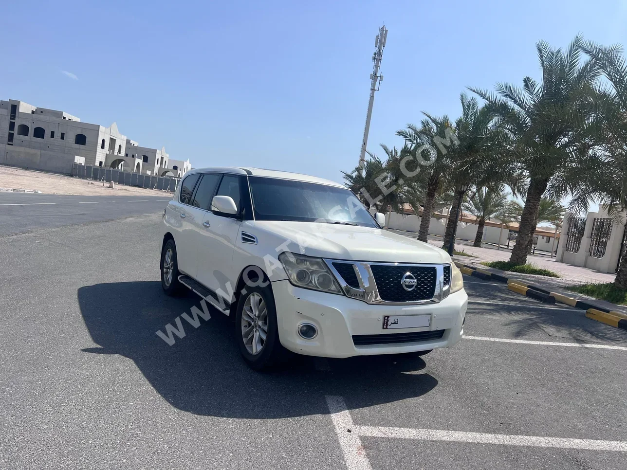 Nissan  Patrol  LE  2012  Automatic  254,000 Km  8 Cylinder  Four Wheel Drive (4WD)  SUV  White
