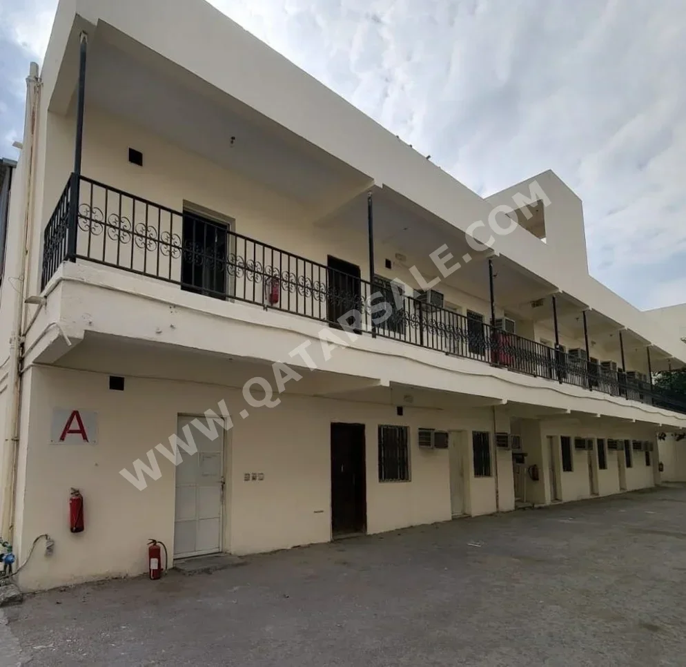 Warehouses & Stores Doha  Industrial Area Area Size: 1200 Square Meter