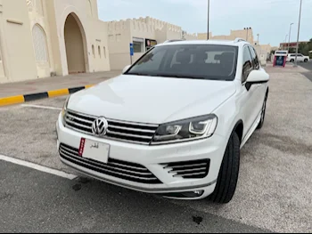 Volkswagen  Touareg  R line  2017  Automatic  73,500 Km  6 Cylinder  All Wheel Drive (AWD)  SUV  White