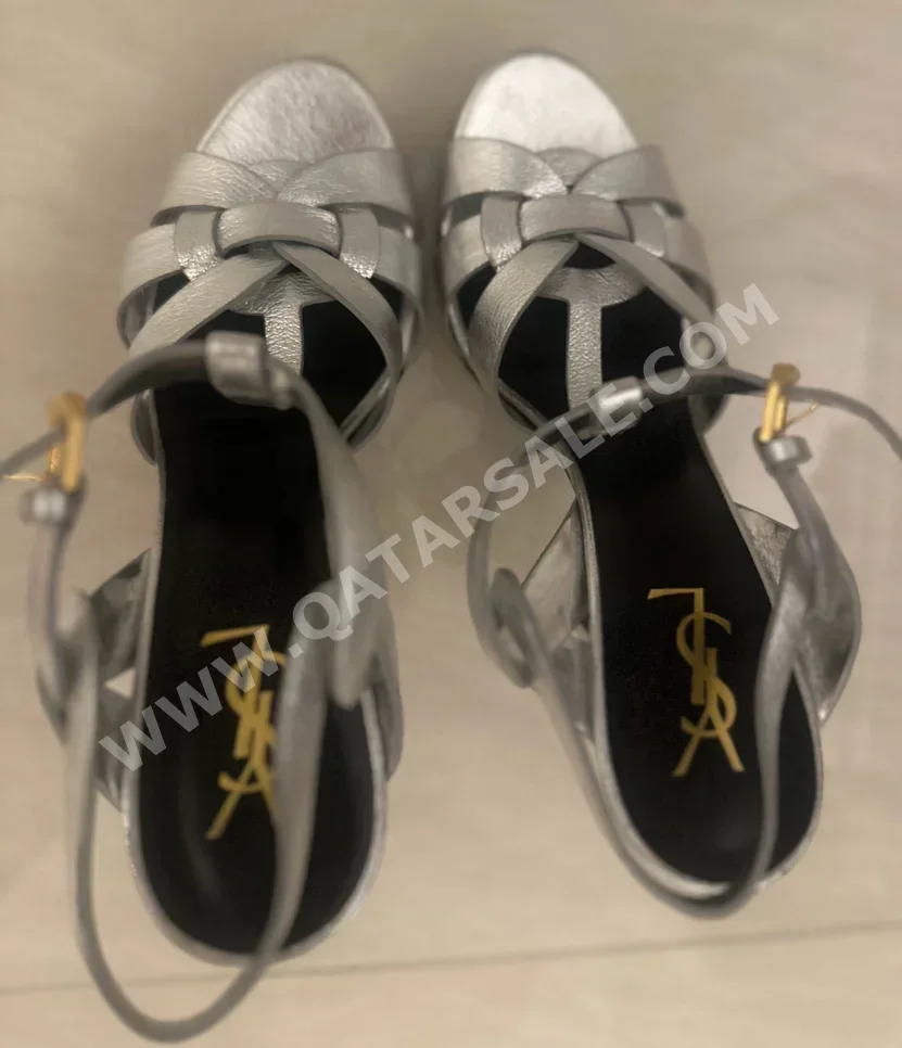 Slippers / Sandals Silver Size 41  Women