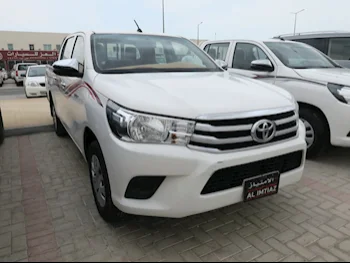 Toyota  Hilux  2021  Manual  124,000 Km  4 Cylinder  Front Wheel Drive (FWD)  Pick Up  White
